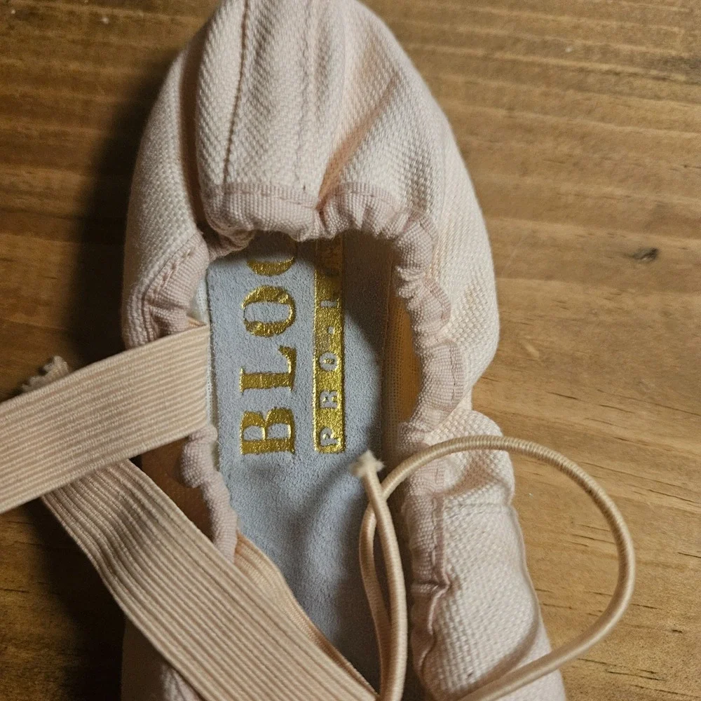 Bloch Pink Canvas Ballet Slippers Girls Size 1.5 D Split Sole Dance Shoes